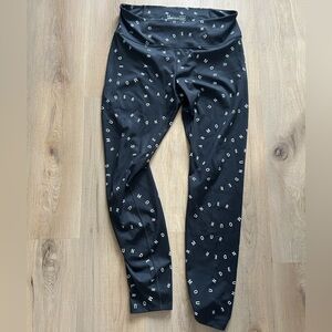 Under Armour Black Logo with Leggings